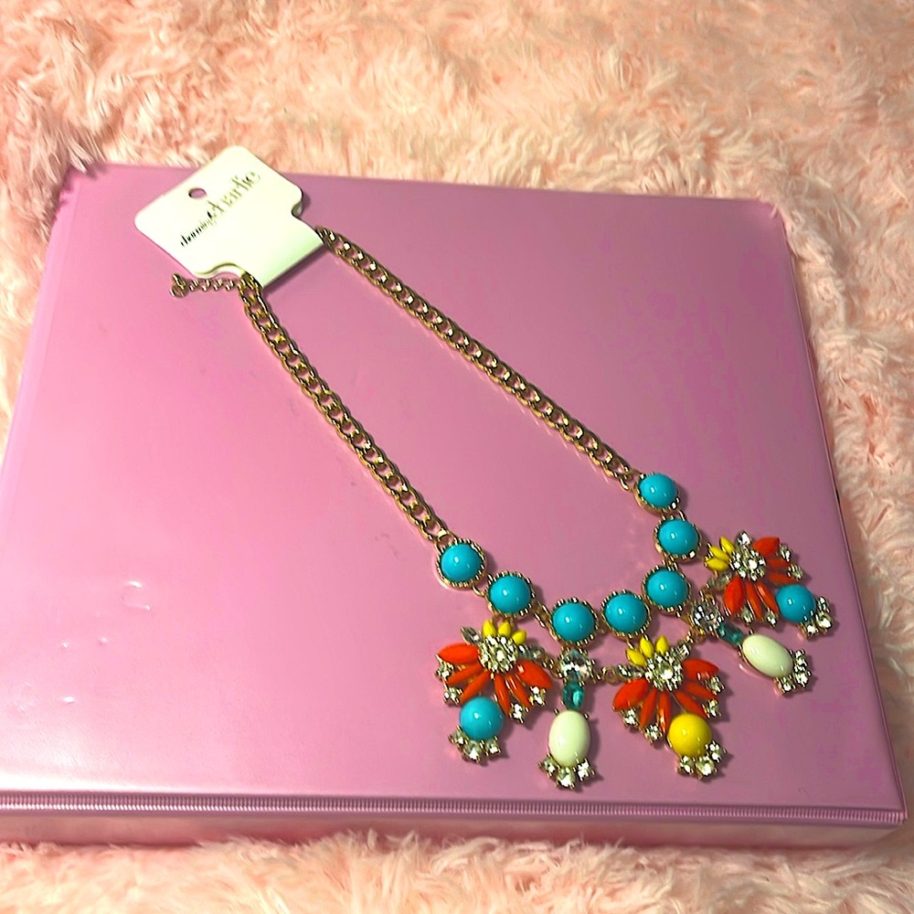 Multi color necklace